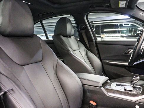 Used 2019 BMW 330i Sedan w/ Premium Package RWD image 17