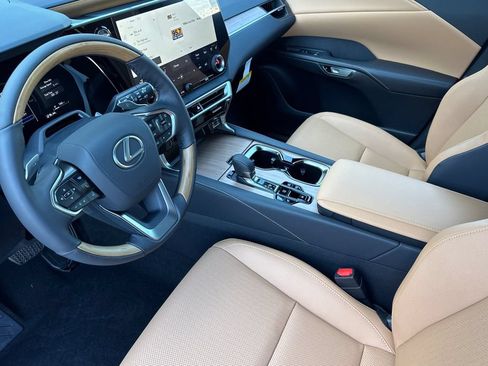 New 2026 Lexus RX 450h AWD w/ Convenience Package image 10