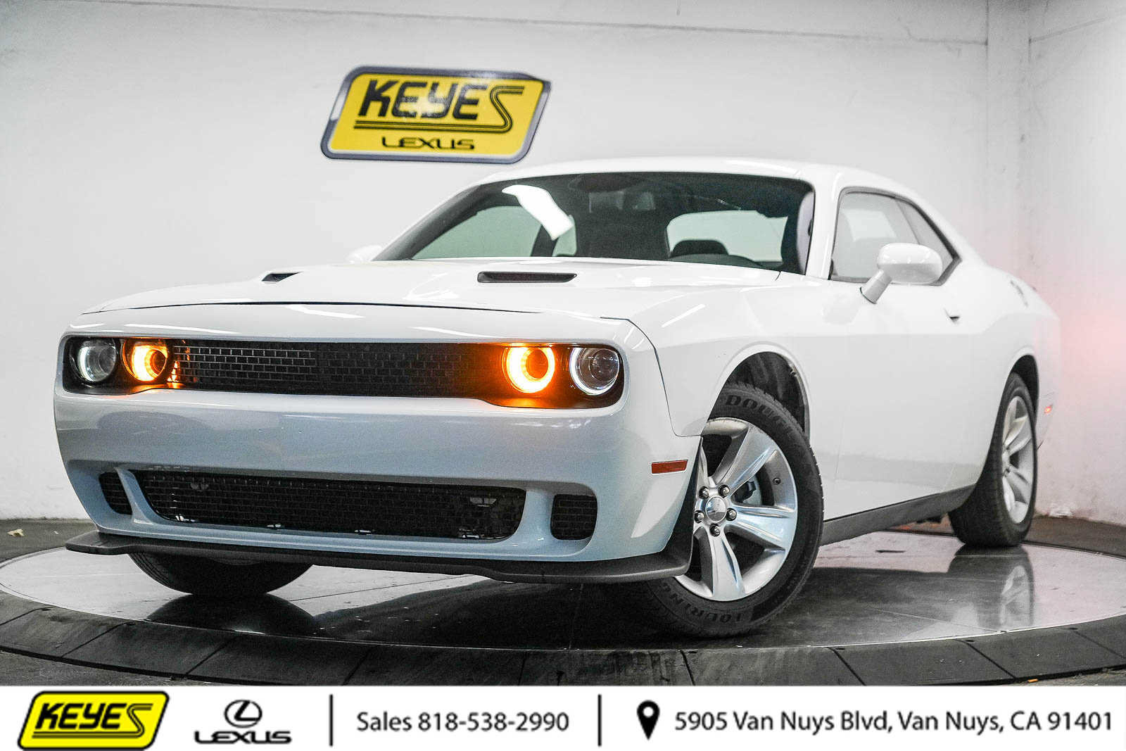 Used 2023 Dodge Challenger SXT RWD image 1