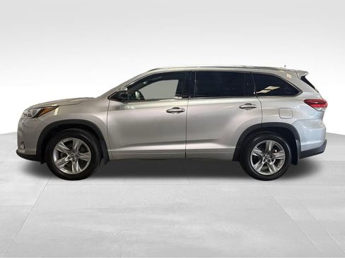 Used 2017 Toyota Highlander Limited image 2