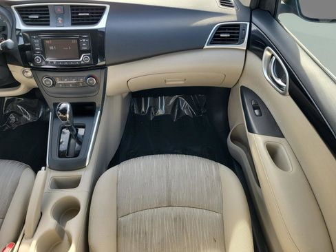 Used 2016 Nissan Sentra SV image 9