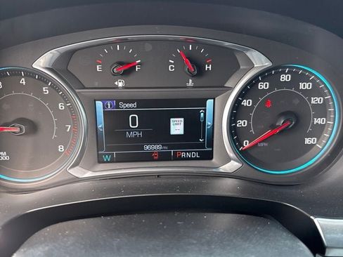 Used 2018 Chevrolet Traverse Premier w/ Driver Confidence II Package FWD image 16