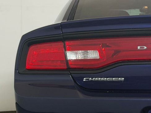 Used 2014 Dodge Charger SXT RWD image 29