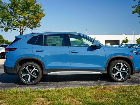 New 2025 Volkswagen Tiguan SE image 42