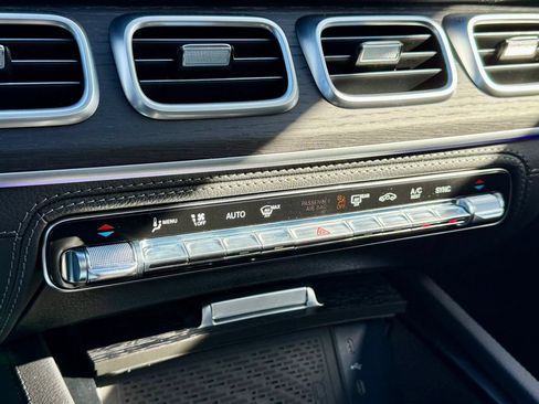 Used 2025 Mercedes-Benz GLE 580 4MATIC image 27
