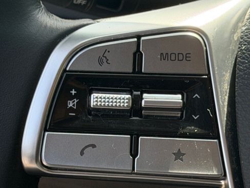 Used 2025 Kia Telluride SX w/ SX Captain's Chair Package FWD image 40