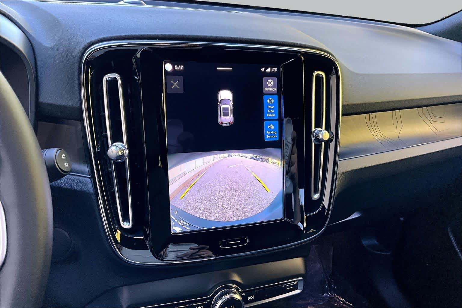 Used 2023 Volvo XC40 Recharge Core AWD/4WD image 27
