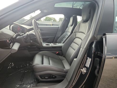 Certified 2025 Porsche Taycan image 5