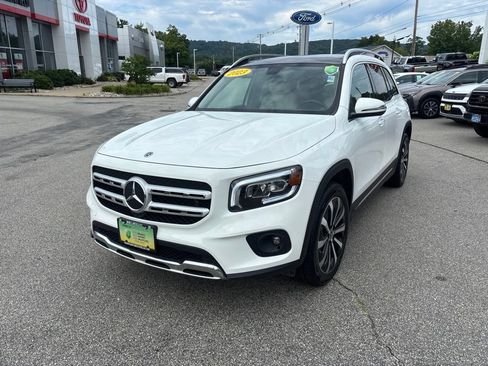 Used 2023 Mercedes-Benz GLB 250 4MATIC image 3