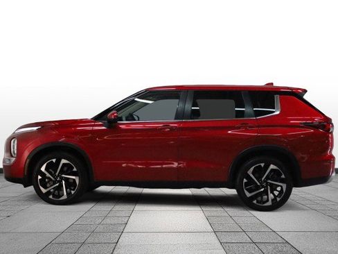 Used 2023 Mitsubishi Outlander SE image 4