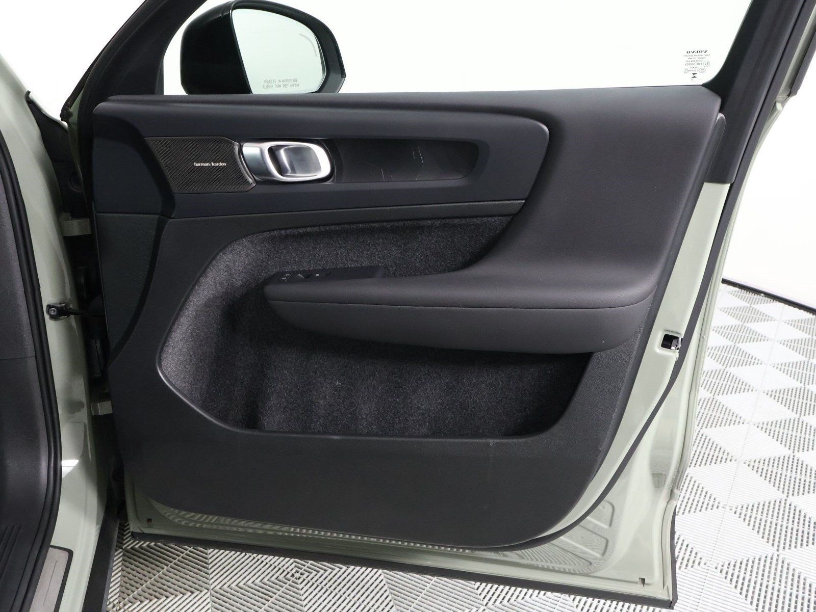 Used 2023 Volvo C40 P8 Recharge Ultimate AWD/4WD image 21