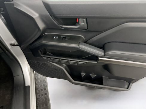 Used 2025 Toyota 4Runner SR5 image 31