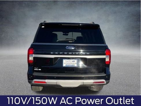 Used 2022 Ford Expedition XLT image 5