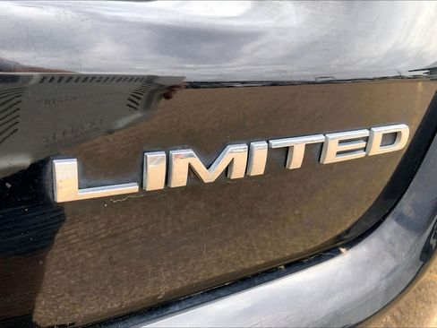 Used 2018 Jeep Compass Limited w/ Navigation Group AWD/4WD image 9