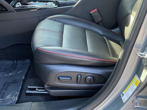 Used 2024 Chevrolet TrailBlazer RS w/ Driver Confidence Package image 11