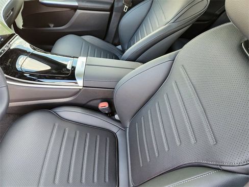 New 2025 Mercedes-Benz GLC 300 4MATIC image 8