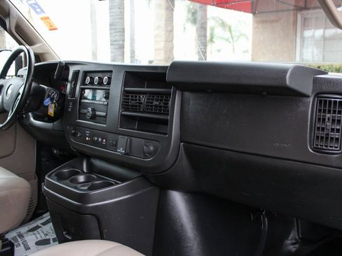 Used 2020 Chevrolet Express 3500 w/ Driver Convenience Package image 35