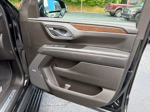 Used 2023 Chevrolet Tahoe High Country w/ Premium Package 2 AWD/4WD image 15