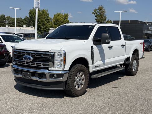 Used 2024 Ford F250 XLT AWD/4WD image 5