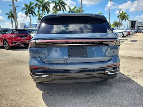 Certified 2025 Lincoln Nautilus Premier AWD/4WD image 5