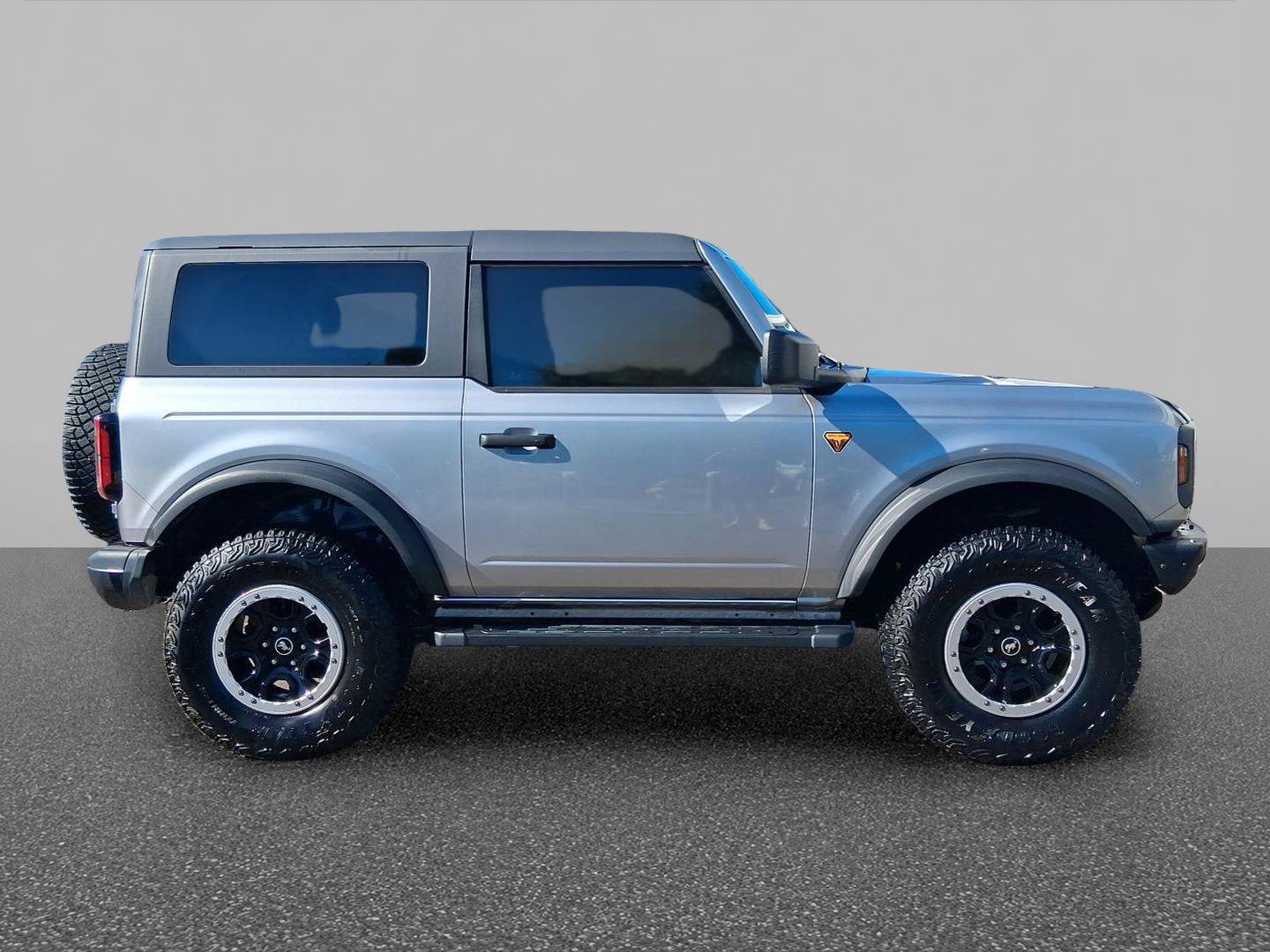 Certified 2024 Ford Bronco Badlands w/ Sasquatch Package AWD/4WD image 3