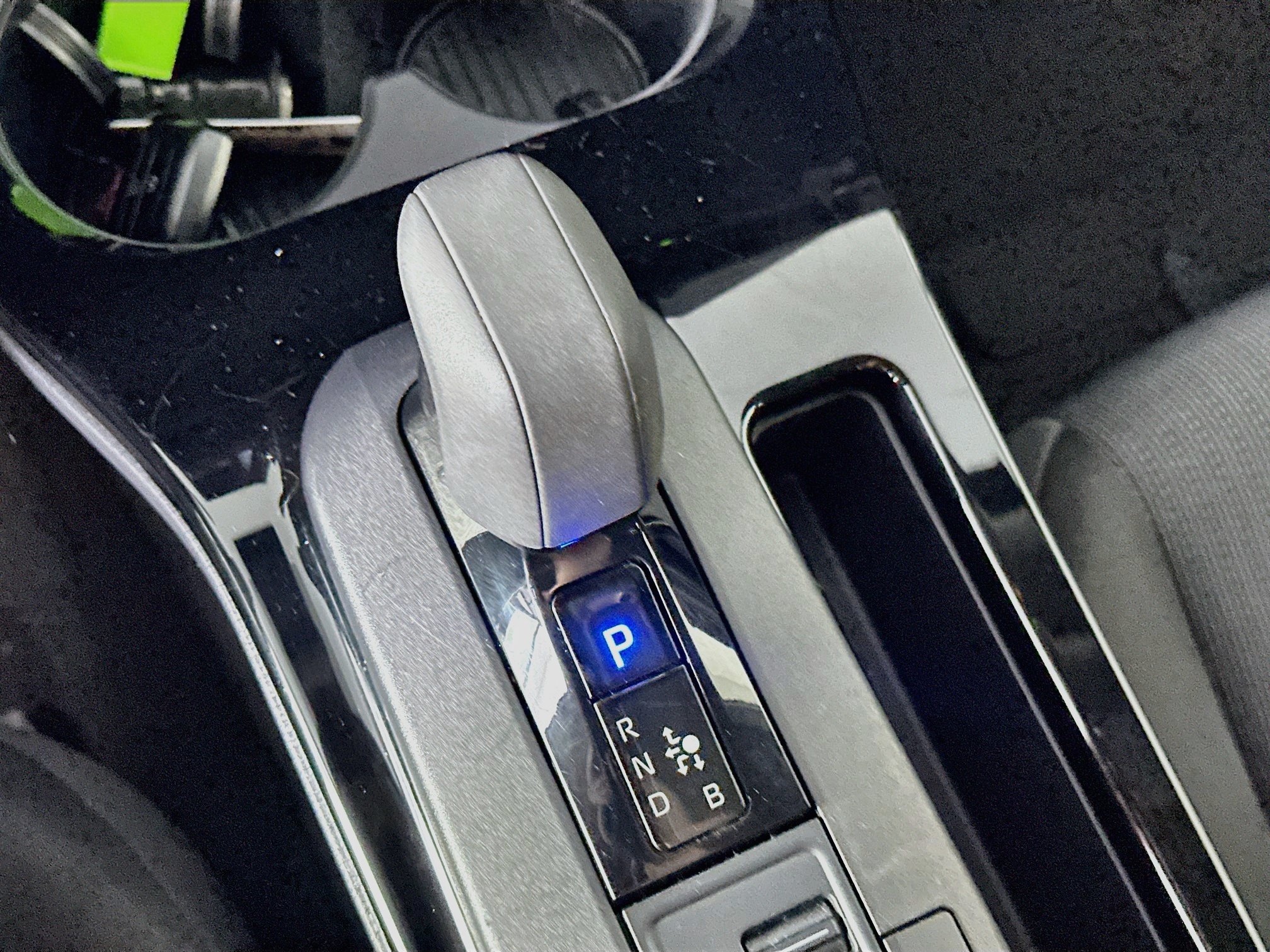 Used 2025 Toyota Prius LE FWD image 25