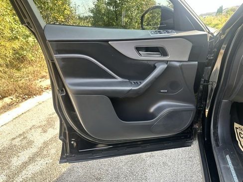 Used 2020 Jaguar F-PACE S image 11