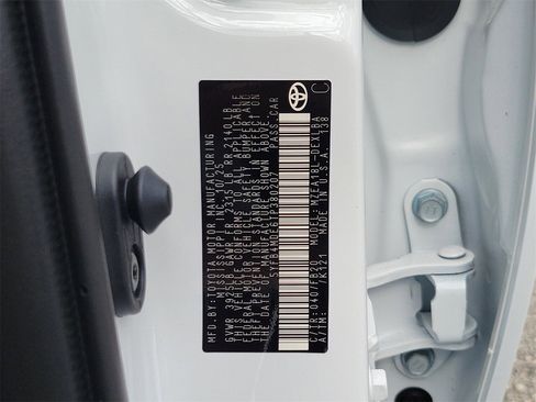 Used 2026 Toyota Corolla LE image 31