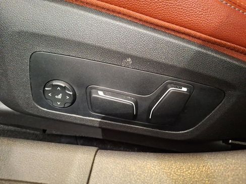 Used 2025 BMW 330i xDrive 330i xDrive w/ M Sport Package image 10