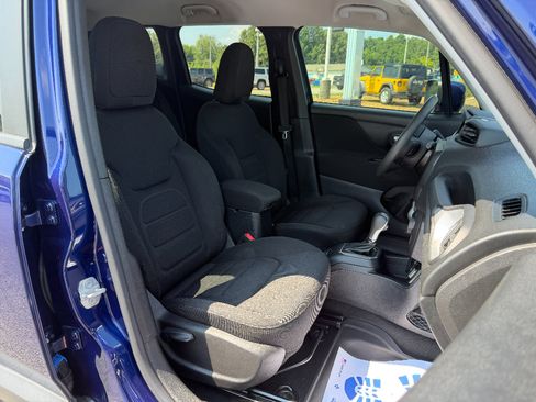 Used 2019 Jeep Renegade Latitude FWD image 13
