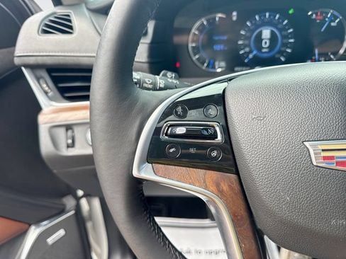 Used 2017 Cadillac Escalade ESV Premium Luxury RWD image 27