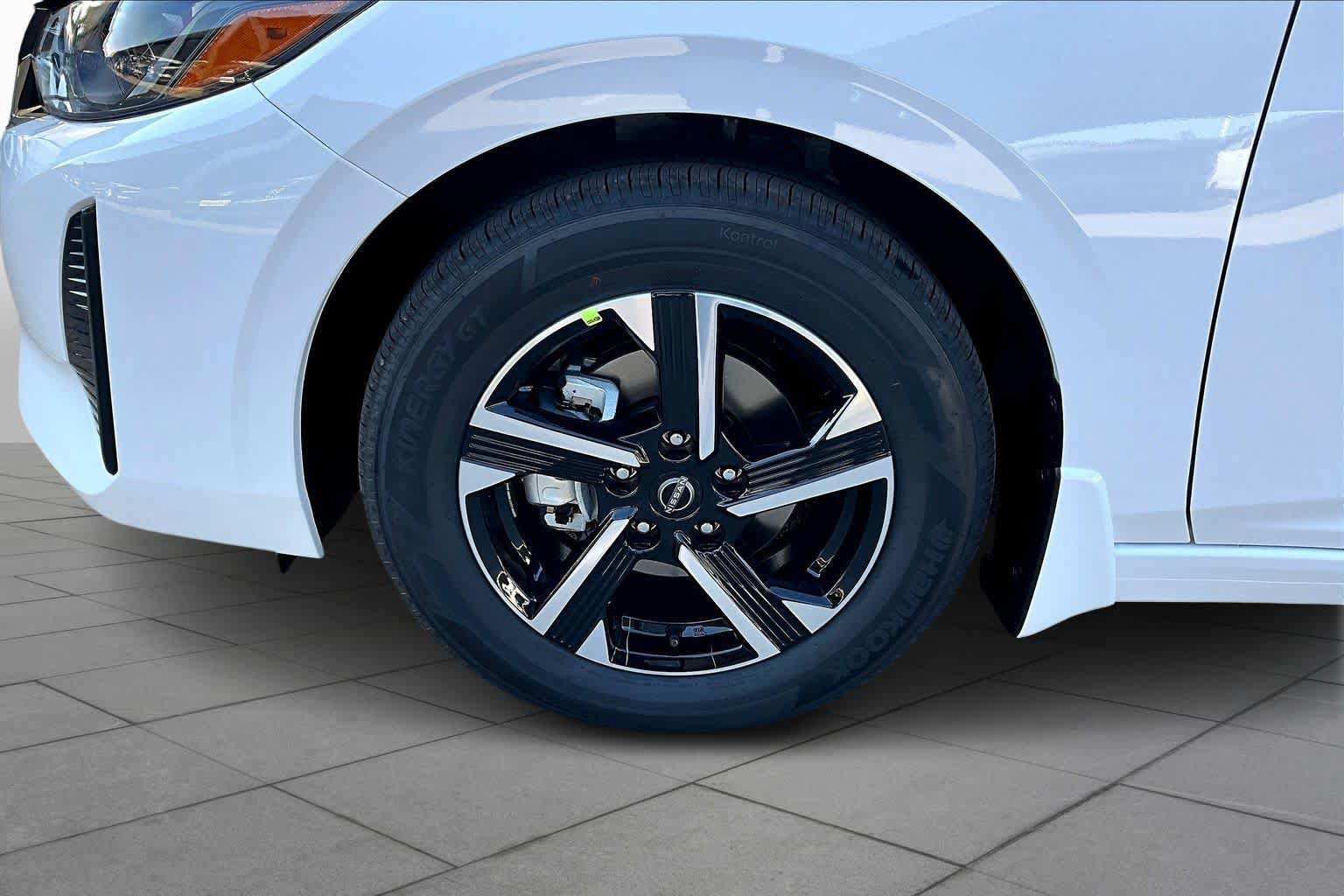 Used 2025 Nissan Sentra SV w/ All-Weather Package FWD image 9