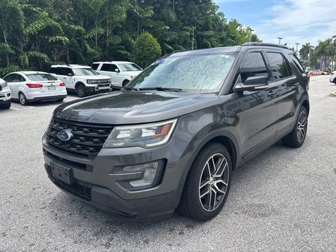 Used 2017 Ford Explorer Sport w/ Equipment Group 401A AWD/4WD image 5