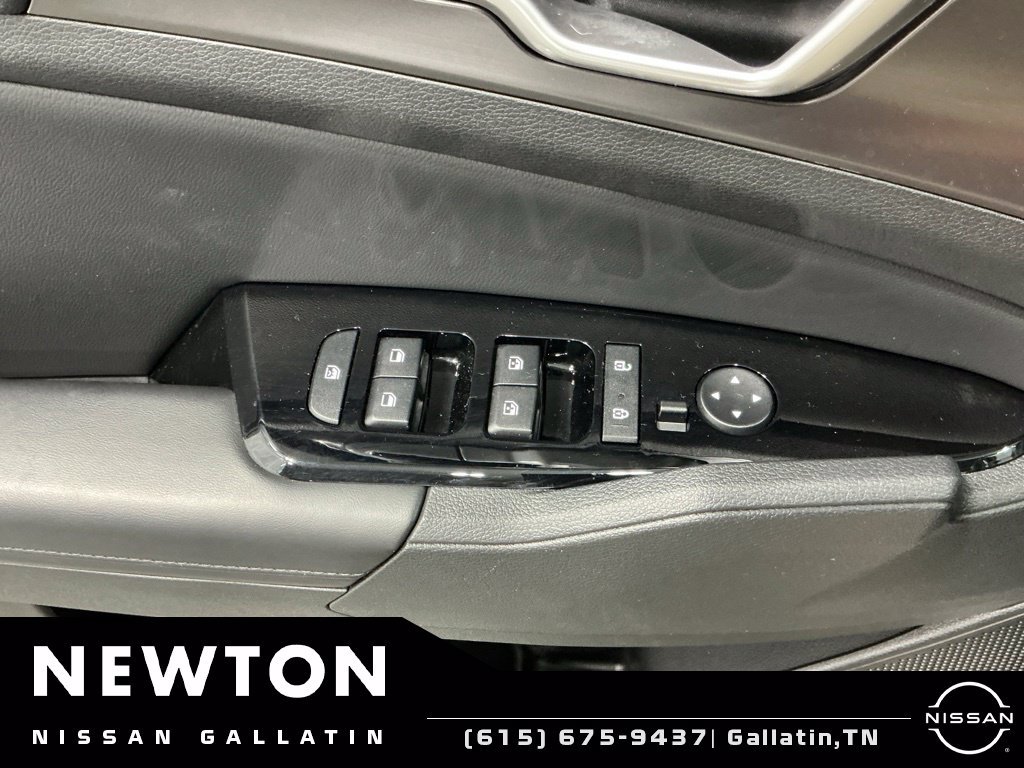 Used 2025 Kia Sportage EX AWD/4WD image 42
