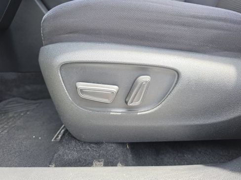 Used 2021 Toyota Highlander L AWD/4WD image 31