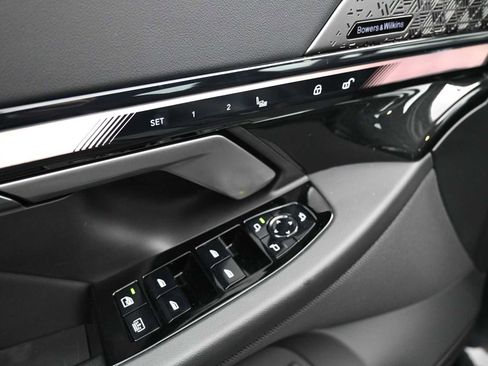 Used 2026 BMW i5 eDrive40 w/ Executive Package RWD image 9