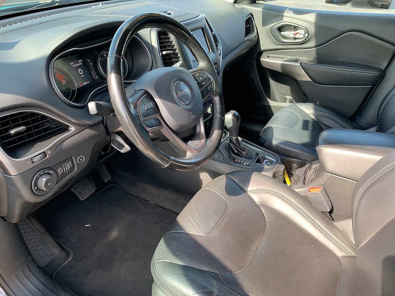 Used 2020 Jeep Cherokee Latitude Lux w/ Comfort/Convenience Group AWD/4WD image 10