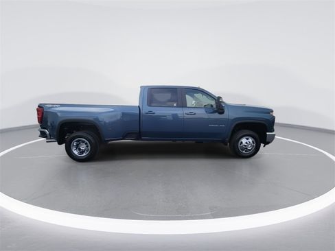 New 2026 Chevrolet Silverado 3500 LT image 9