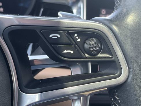 Used 2020 Porsche Macan AWD/4WD image 29