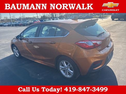 Used 2017 Chevrolet Cruze LT image 9