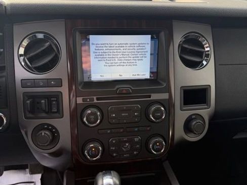 Used 2017 Ford Expedition EL Platinum image 12