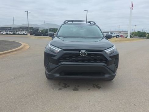 Used 2025 Toyota RAV4 LE AWD/4WD image 3