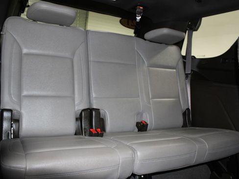 Used 2021 Chevrolet Tahoe Z71 w/ Z71 Off-Road Package image 31