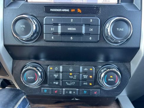 Used 2020 Ford F150 Lariat w/ Trailer Tow Package AWD/4WD image 26