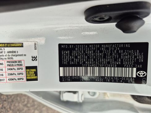 Used 2024 Toyota Corolla LE FWD image 27