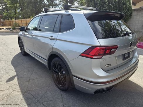 Used 2022 Volkswagen Tiguan SE R-Line FWD image 3