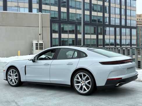 New 2026 Porsche Panamera image 3