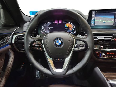 Used 2023 BMW 530e w/ Executive Package image 25