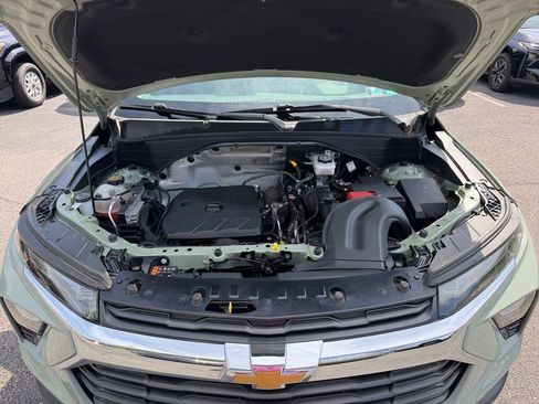 Used 2025 Chevrolet TrailBlazer LS w/ LS Convenience Package AWD/4WD image 28