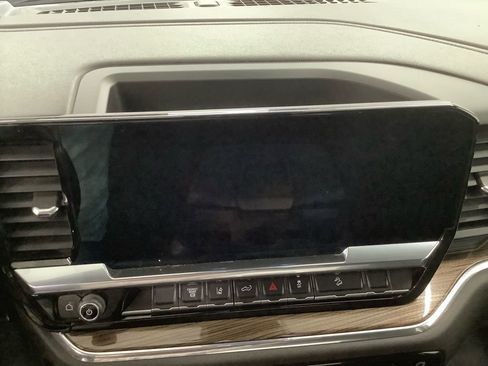 Used 2024 Chevrolet Silverado 2500 LT image 19